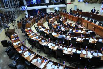 El pleno de la Asamblea cerró la sesión este jueves y volverá el jueves próximo.