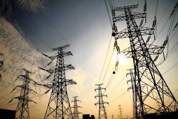 Según un reporte del EOR a las 2:58 p.m. del 25 de mayo de 2026, el sistema eléctrico de Panamá registraba una exportación de 200 MW hacia Centroamérica cuando ocurrió la súbita pérdida de carga que provocó el aislamiento del país de la red regional.