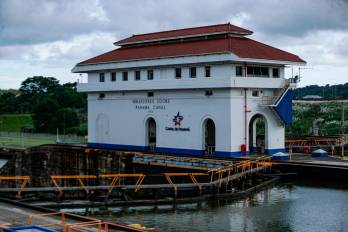 Panamá mantiene plena soberanía sobre el Canal de Panamá desde el 31 de diciembre de 1999.