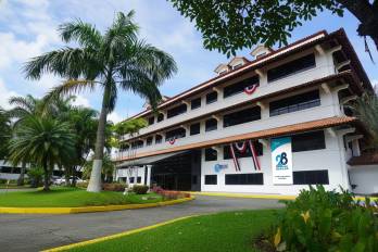 Udelas: XXVIII años formando con sentido humano y excelencia social