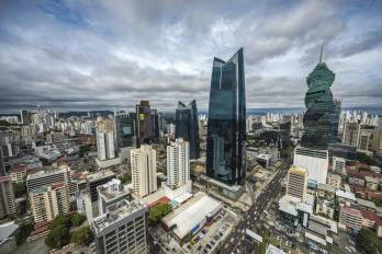 Vista panorámica de una zona de la ciudad de Panamá donde se concentra el área bancaria del país.
