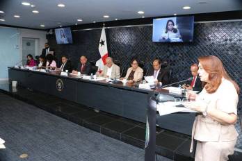 La Comisión de Gobierno y Justicia prohijó ambos anteproyectos.