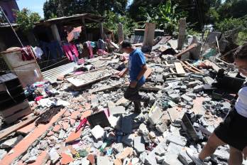 En materia habitacional, el Gobierno ha evaluado más de 2,300 viviendas afectadas por el sismo y comenzó los trabajos de reconstrucción en varias comunidades.