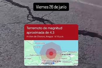 El impedimiento de circulación coincidió con el colapso parcial de uno de los puentes de acceso que une a La Guaira con Caraballeda, lo que complica la llegada de los equipos de rescate a la zona.