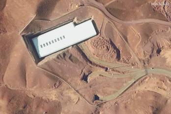 Imagen satelital proporcionada por Maxar Technologies, tomada el 12 de febrero de 2025, muestra una vista general de la planta de enriquecimiento de uranio de Fordow, al sur de la capital, Teherán.