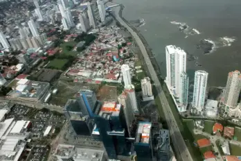 Bitácora entre el olor húmedo del jabón fenicado
