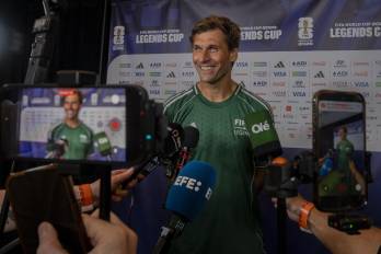 Fernando Llorente, exfutbolista español, habla con los medios durante un evento de Leyendas del Fútbol en el Fan Fest del Mundial de la FIFA 2026 este viernes, en el Rockefeller Center en Nueva York (EE.UU.).