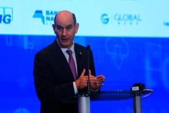 ¡La engañifa de pagar deuda con más deuda!