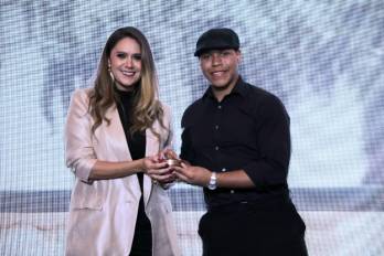 Entrega de reconocimientos a empresas del país.