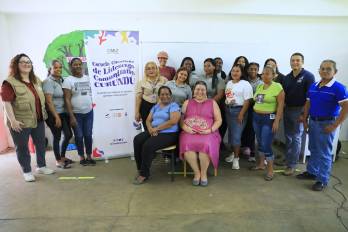 Mujeres y hombres participan en las capacitaciones.
