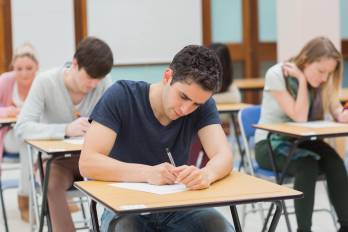 La educación enfrenta importantes brechas en América Latina, según los resultados de la prueba PISA 2025.