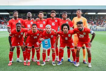 Jugadores de Panamá previo a un partido por las Eliminatorias a la Copa Mundial 2026.