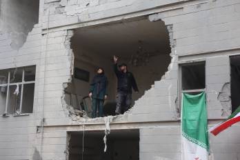 Un edificio dañado por los bombardeos en Teherán, el 15 d emarzo de 2026.