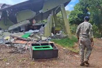 El Senan también mantiene patrullajes aéreos para verificar las condiciones de las áreas impactadas y contribuir a que la ayuda humanitaria llegue a las familias