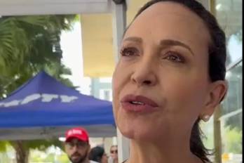 Machado acudió al edificio Hatillo, sede de la Alcaldía de Panamá, donde se habilitó un centro de recolección de ayuda humanitaria para las personas afectadas por el sismo.