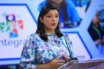 La ministra Jackeline Muñoz defendió la legalidad del decreto.