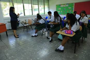 Actualmente, más de 700 profesores han sido nombrados como reemplazos, sin embargo, el Meduca no conoce la cifra exacta de cuántos profesores en total se necesitarán para culminar el año escolar con normalidad.