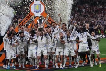 Jugadores del Aston Villa celebrando el título de la Europa League.
