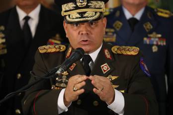 Fotografía de archivo del ministro de Defensa de Venezuela, Vladimir Padrino López, durante una rueda de prensa, en Caracas.