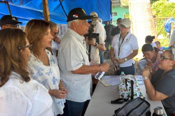 Mulino recorrió sectores afectados, viviendas en construcción, albergues temporales y el centro de acopio.