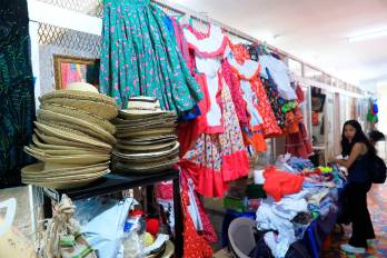 Fiestas patrias: artesanos hablan de su guía de precios y ofertas en vestimentas típicas