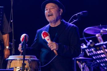 El músico y cantante panameño Rubén Blades durante el concierto que ofreció el sábado 25 de julio dentro del marco del Festival La Mar de Músicas en el Auditorio Paco Martín de Cartagena, España.