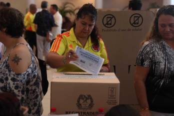 El proceso de votación se desarrolló durante seis días y culminó este domingo con una importante afluencia de ciudadanos en el centro electoral habilitado en la capital panameña.