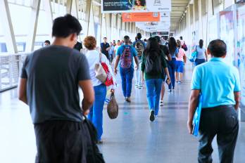 Pese a la reducción del desempleo al 8.5%,otro informe del INEC revela que el personal empleado cayó en 4 de 5 actividades económicas durante el primer semestre de 2026.