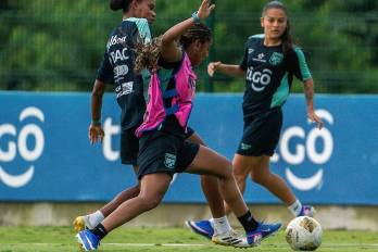 Las autoridades deportivas explicaron que la decisión prioriza la seguridad de las jugadoras.