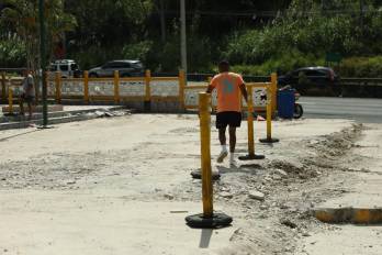 Funcionarios acordonaron el área para resguardar la seguridad.