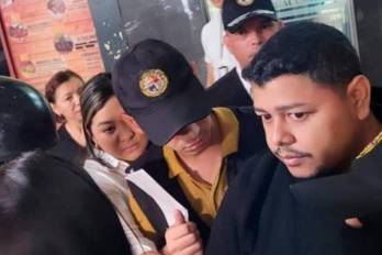 Luego de permanecer 17 meses bajo detención provisional en un centro penitenciario, Pineda recibió la medida de detención domiciliaria