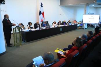 La Comisión de Credenciales comenzó el martes 14 de abril las entrevistas a los aspirantes a magistrado del Tribunal Electoral.