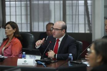 El administrador de la AIG, Adolfo Fábrega, durante su paso por la Comisión de Presupuesto de la Asamblea Nacional