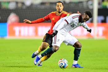 El mexicano, Julián Quiñones durante un partido.