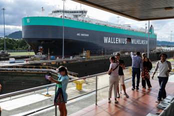 Por el Canal de Panamá transita cerca del 6 % del comercio global.
