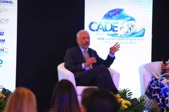Ricaurte Vásquez, administrador general de la ACP durante su participación en CADE 2026.