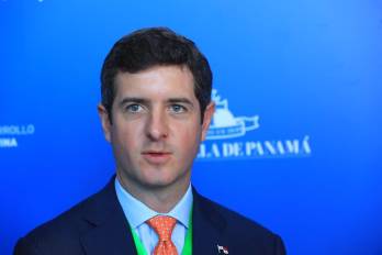 El vicecanciller Carlos Hoyos durante el Foro Económico Internacional América Latina y el Caribe (CAF), donde destacó el relanzamiento de las relaciones entre Panamá y Ecuador.