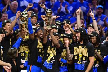 Los jugadores del Oklahoma City Thunder celebrando el título de la NBA.