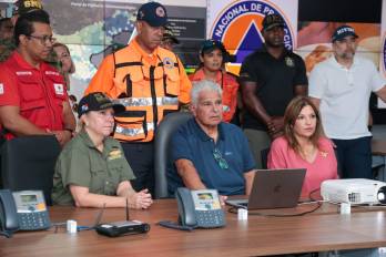 La videollamada se realizó mientras el presidente y la primera dama, Maricel Cohen de Mulino, supervisaban en el Centro Logístico Regional de Asistencia Humanitaria en Panamá Pacífico.