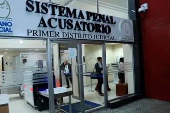 La investigación apunta a una presunta red de funcionarios y usuarios que habría utilizado documentación falsa para gestionar permisos de armas.