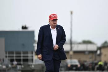 Donald Trump exigió la rendición de Irán y elevó la presión militar tras expirar el periodo previsto para alcanzar un acuerdo definitivo.