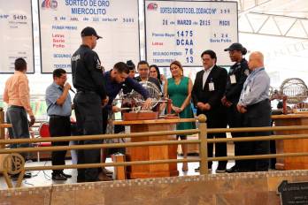Imagen ilustrativa de sorteo de la Lotería Nacional en la Plaza Víctor Julio Gutiérrez.