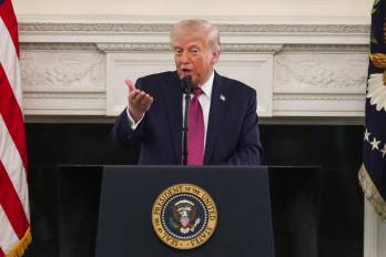 El presidente Donald Trump anunció la extensión de la tregua con Irán, pero ordenó mantener el bloqueo en el estrecho de Ormuz como presión en las negociaciones.