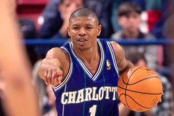 El exjugador de la NBA, Muggsy Bougues.