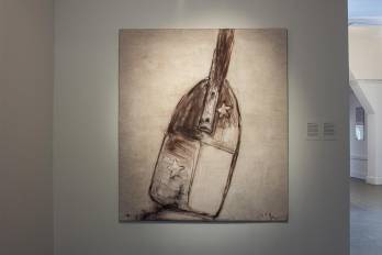 De la serie Manos en el mar, obra sin título del cubano Kcho.