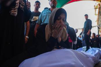 Mujer palestina lamenta la muerte de un familiar.