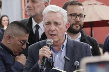 Álvaro Uribe, de 73 años, fundador y líder del partido de derecha Centro Democrático.