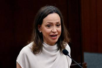 ‘Yo voy a regresar muy pronto a mi país y espero que desde allá podamos contar con las voces de todos ustedes elevando con más fuerza que nunca la urgencia de un proceso electoral’, dijo Machado.