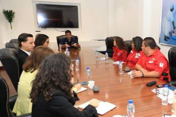 El encuentro se desarrolló en el Salón de los Ministros del Palacio de las Garzas.