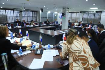La Comisión de Presupuesto de la Asamblea Nacional atendió a las autoridades este juves.